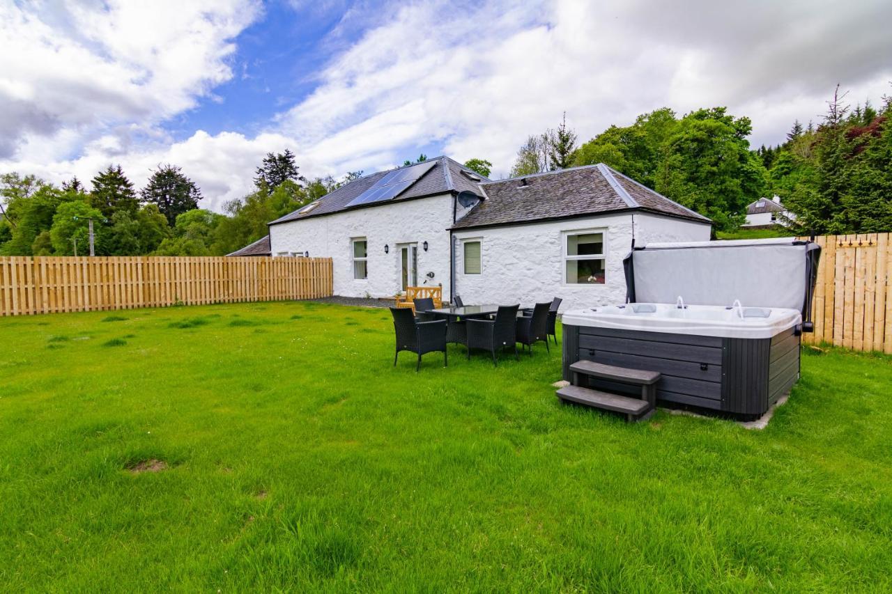 Dalnaglar Castle Estate Spittal of Glenshee Exterior foto
